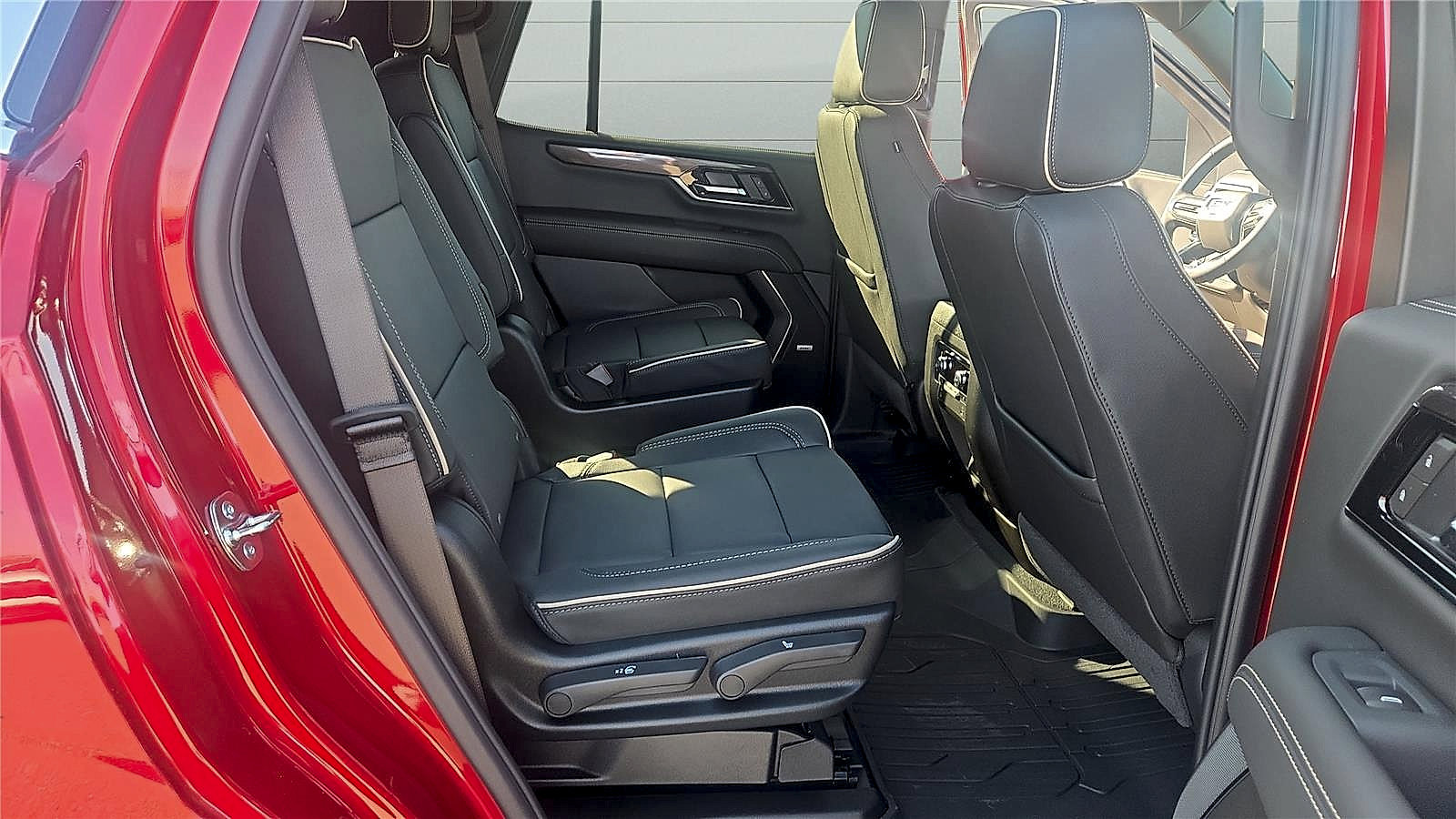 New 2026 GMC Yukon Elevation w/ LPO, Floor Liner Package AWD/4WD image 20