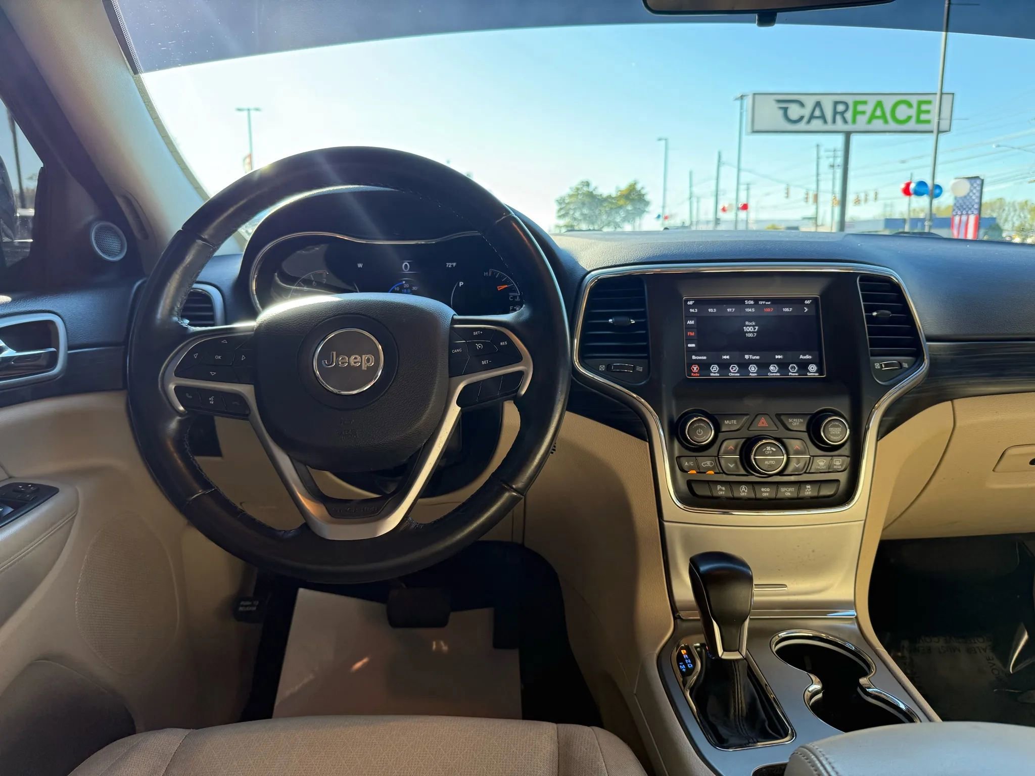 Used 2021 Jeep Grand Cherokee Laredo image 27