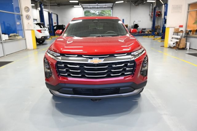New 2027 Chevrolet Equinox LT w/ Convenience Package II FWD image 2