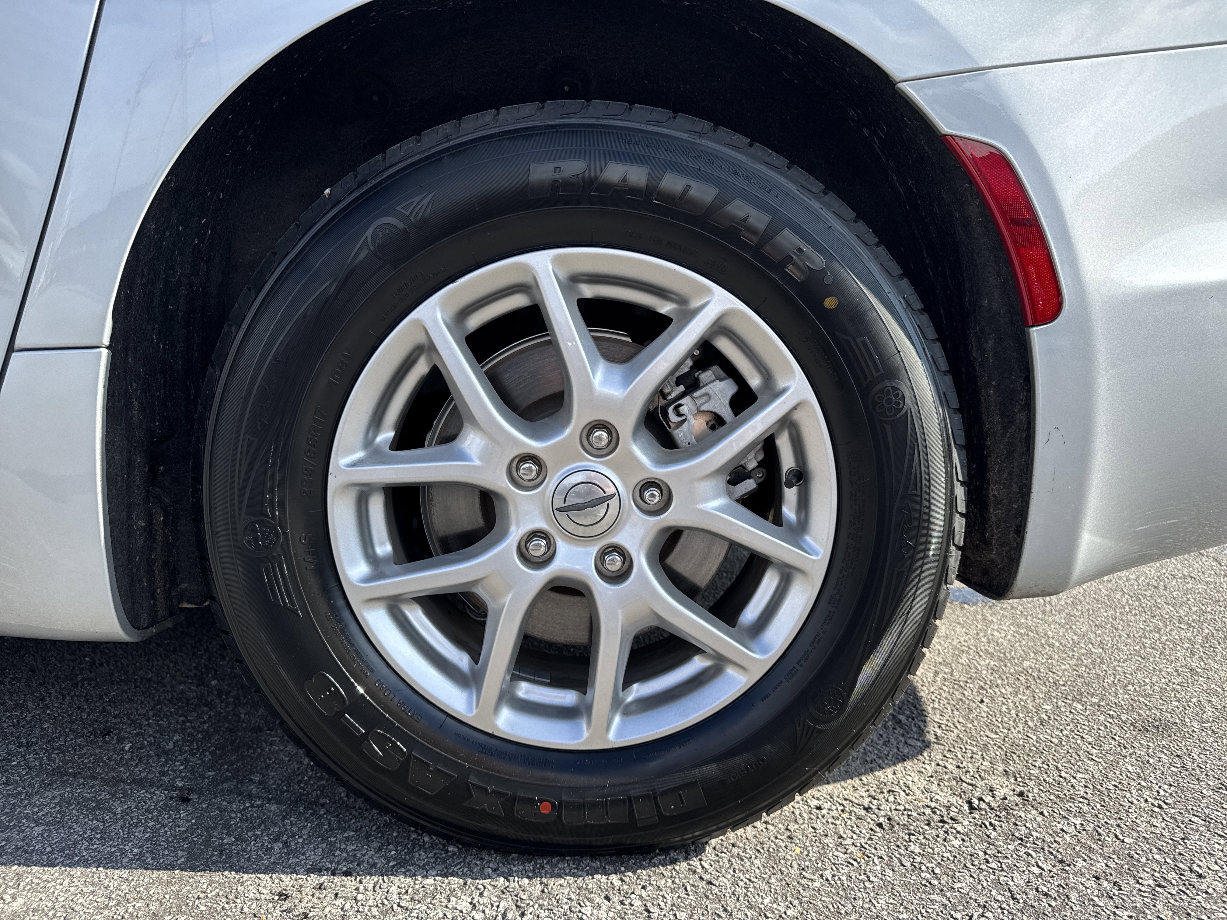 Used 2024 Chrysler Pacifica Touring-L image 20