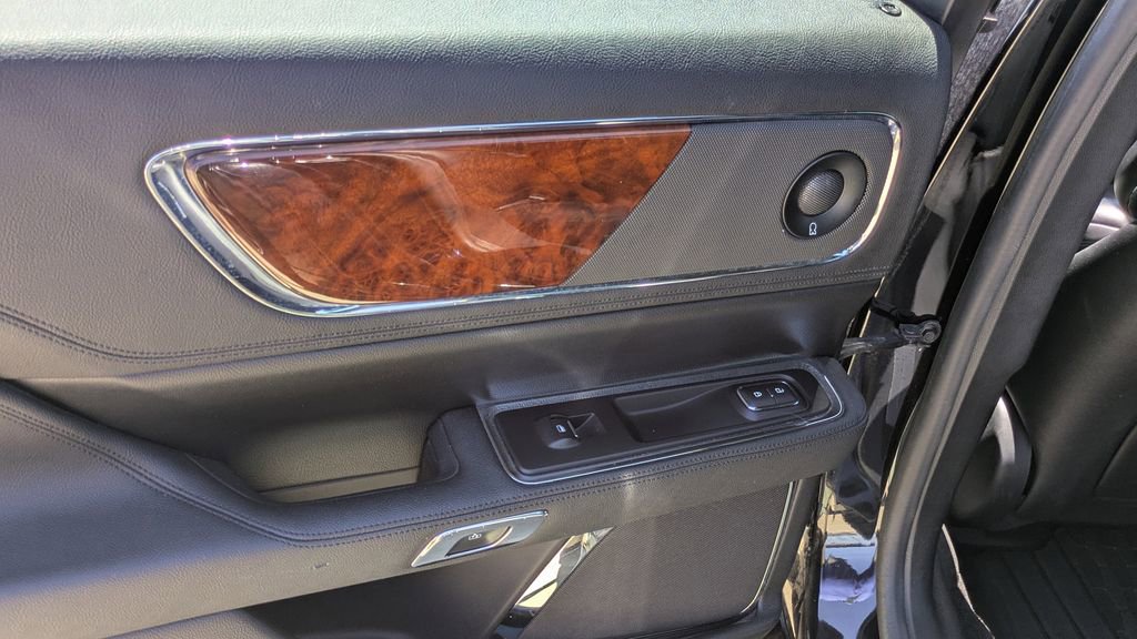 Used 2020 Lincoln Continental Reserve FWD image 10