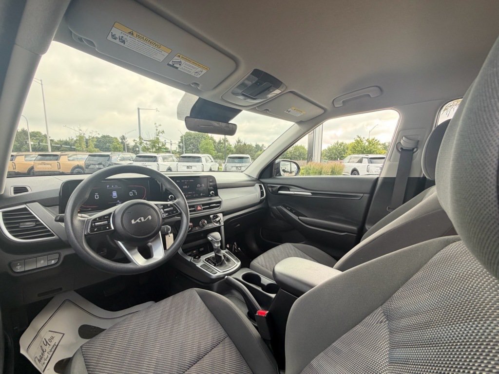 Used 2024 Kia Seltos LX AWD/4WD image 8