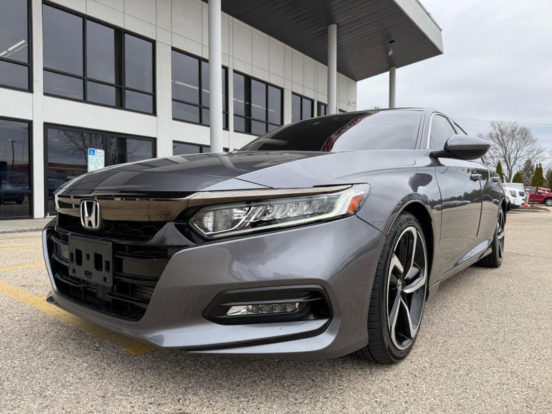 Used 2018 Honda Accord Sport image 2