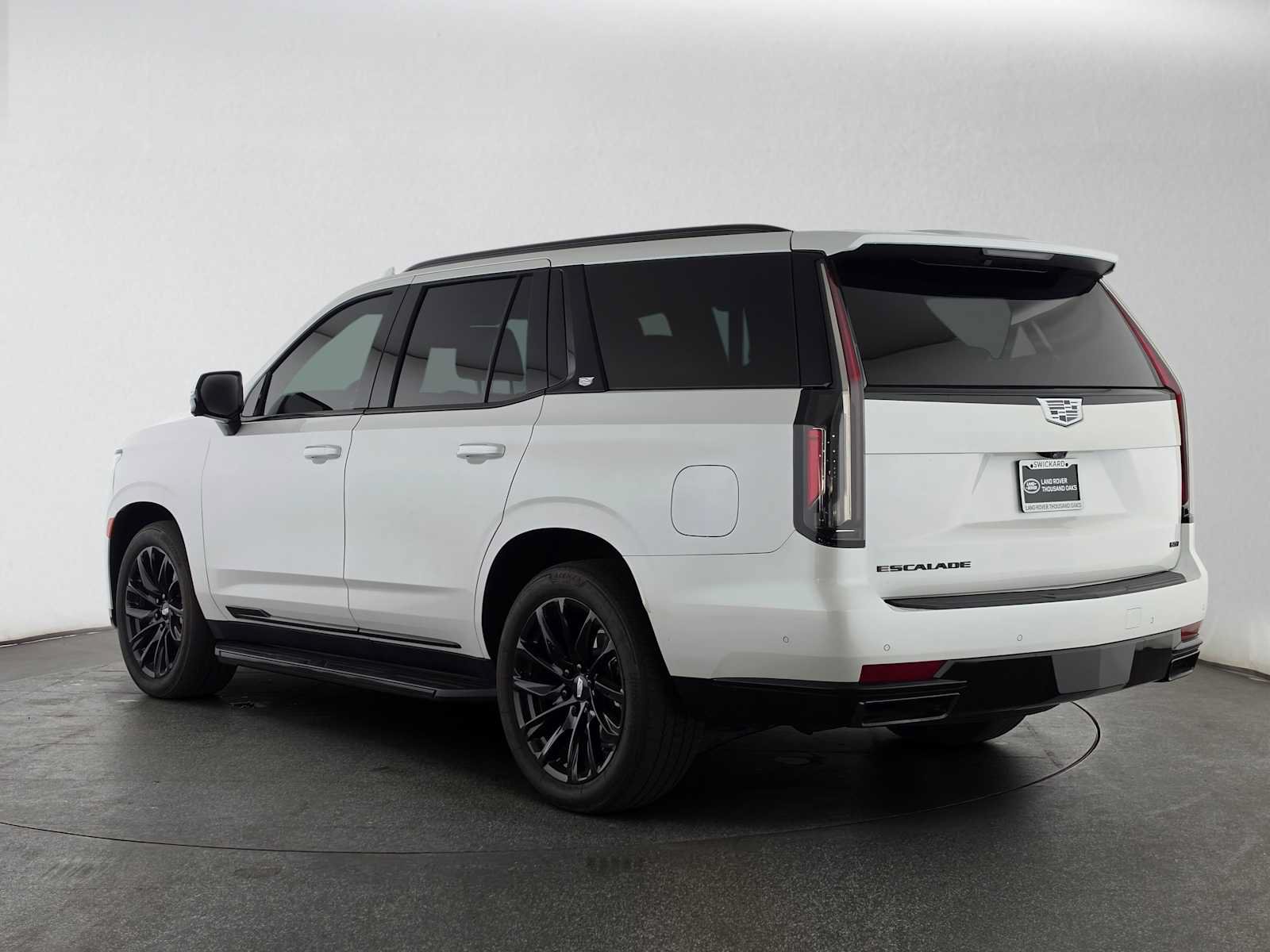 Used 2023 Cadillac Escalade Sport w/ LPO, ONYX Package AWD/4WD image 3
