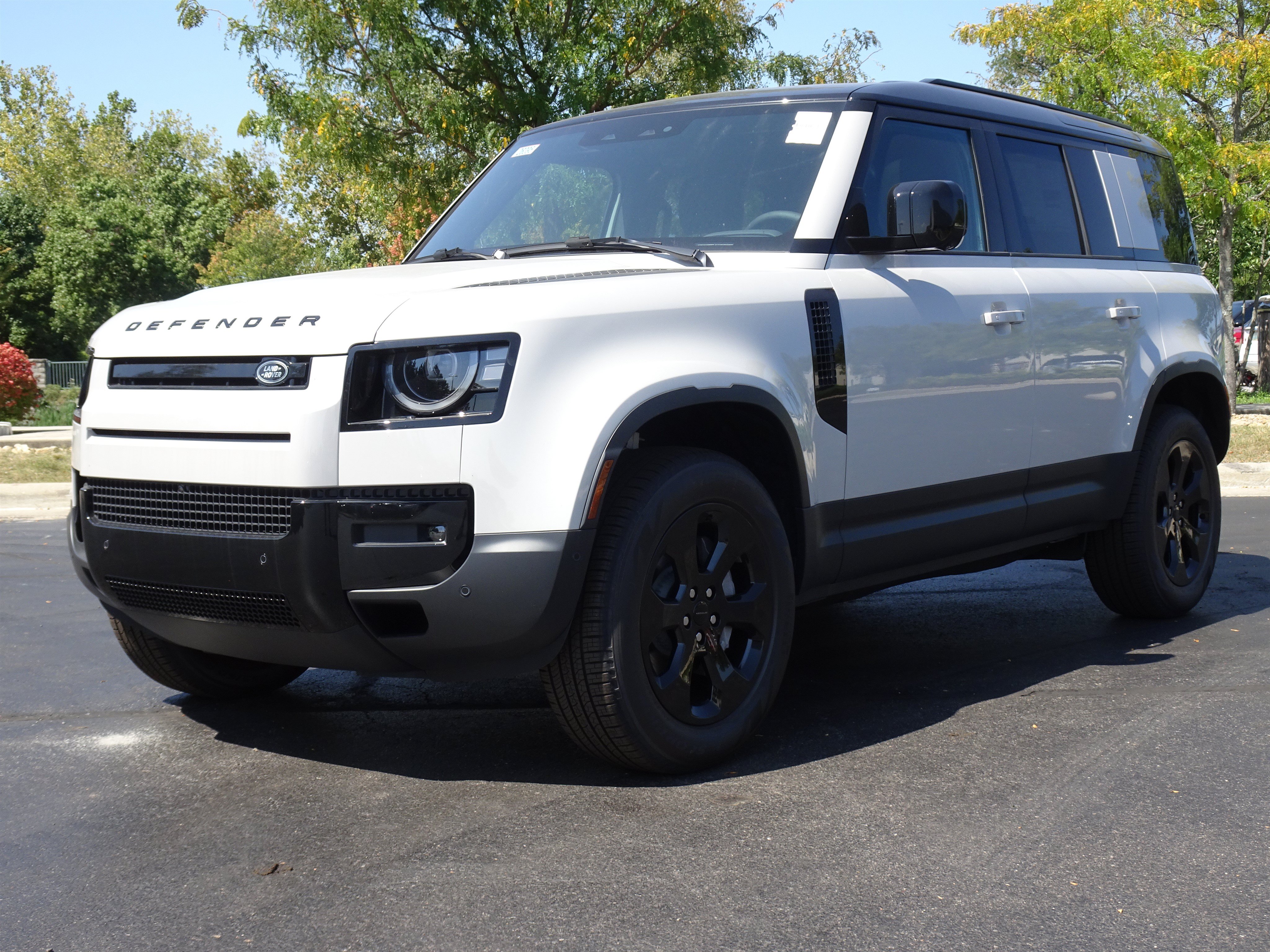 New 2026 Land Rover Defender 110 S AWD/4WD image 2