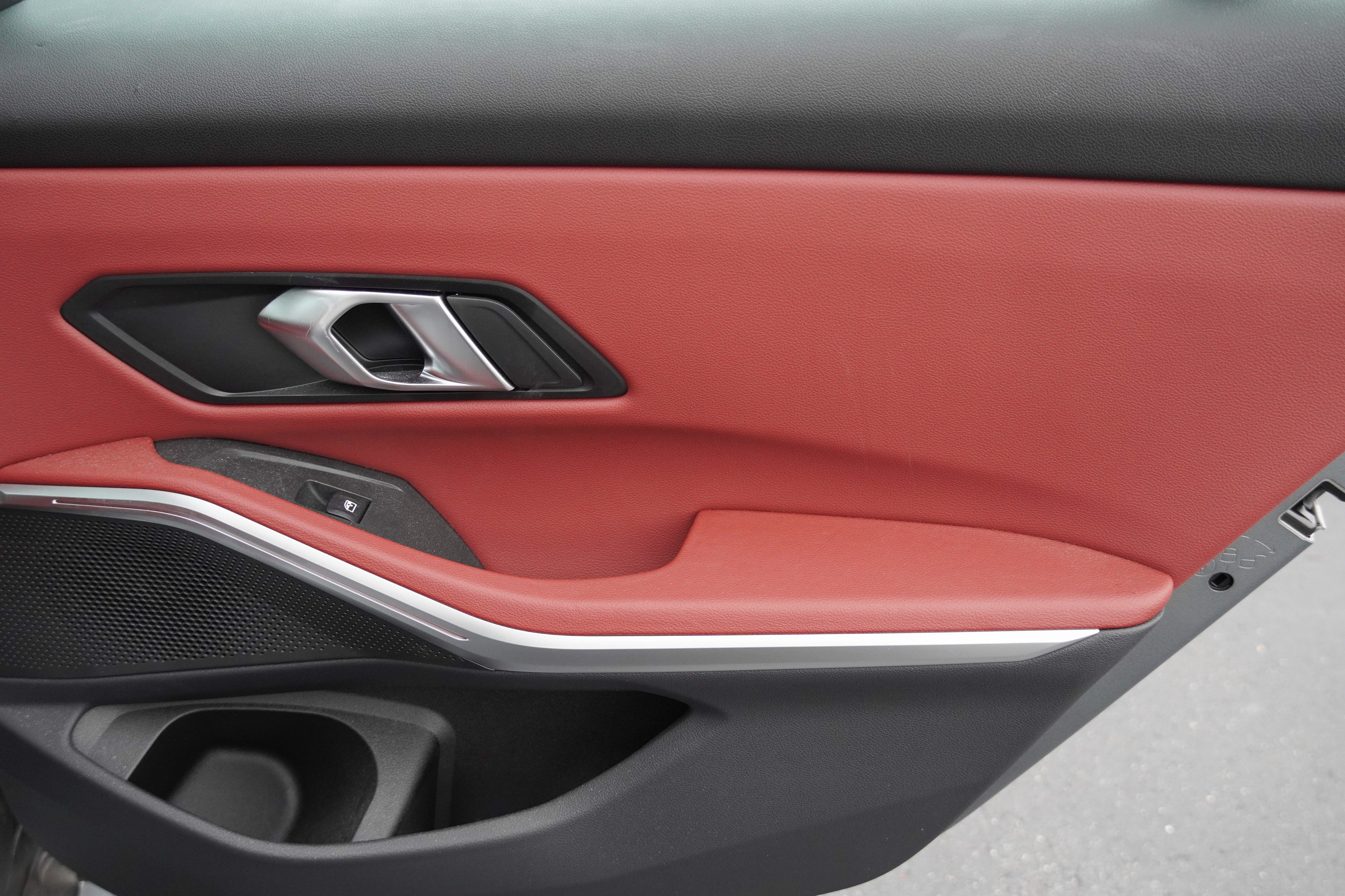 Certified 2025 BMW 330i Sedan RWD image 32