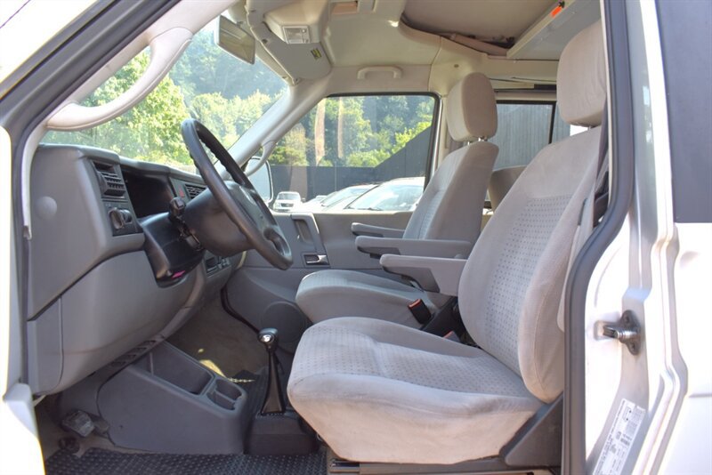 Used 2002 Volkswagen Eurovan MV FWD image 10