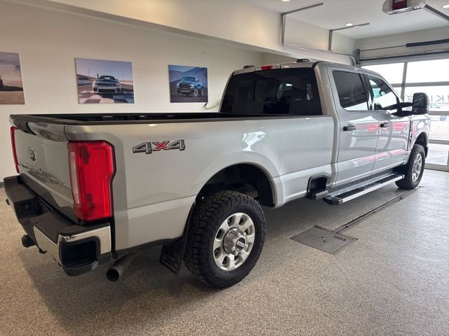 Used 2023 Ford F250 XLT AWD/4WD image 2