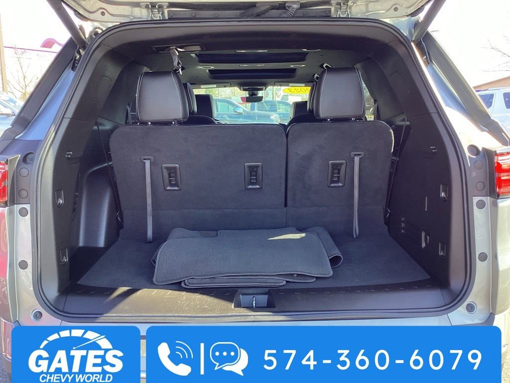 Used 2023 Chevrolet Traverse Premier image 11