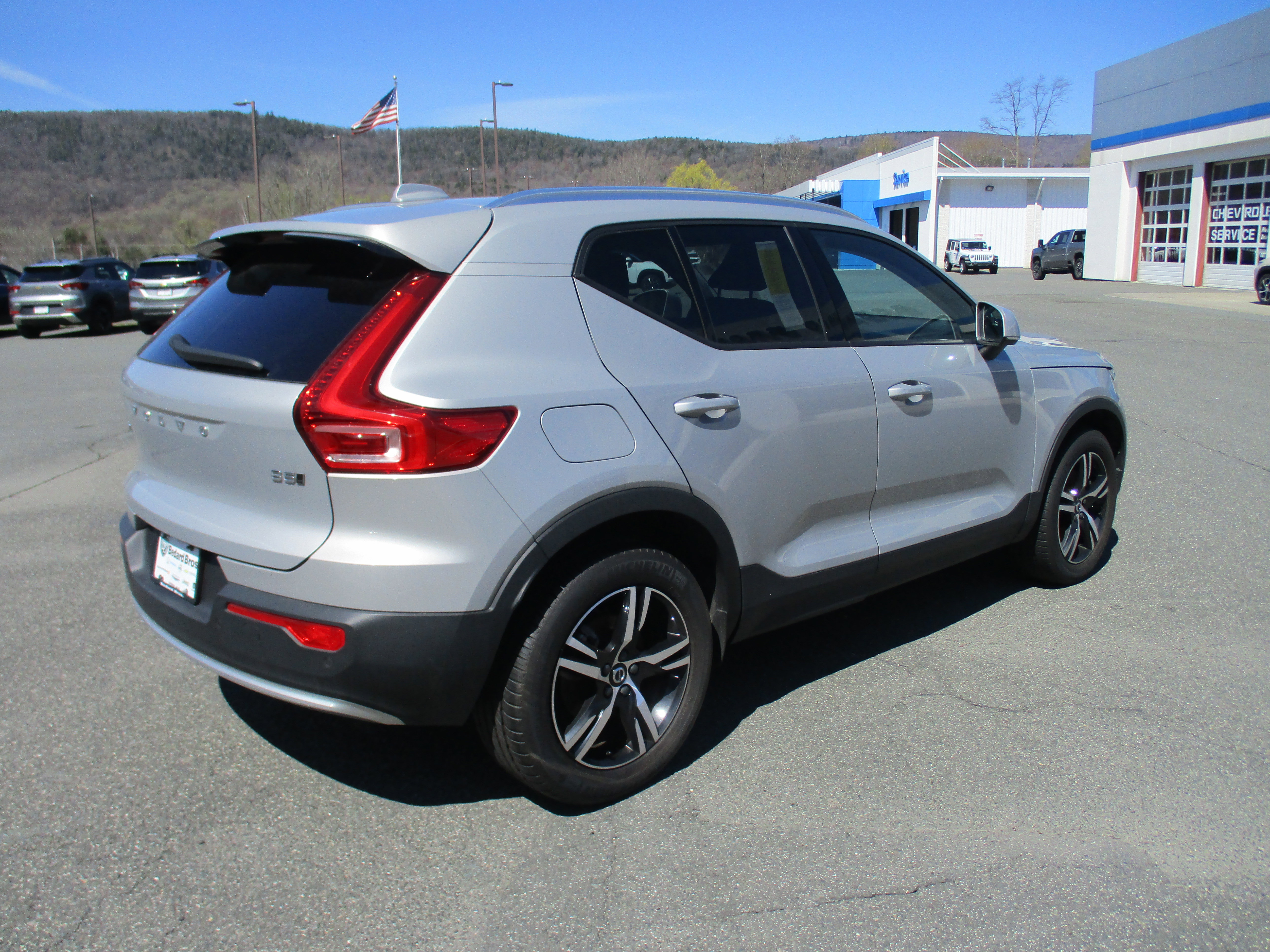 Certified 2023 Volvo XC40 B5 Core w/ Convenience Package AWD/4WD image 5