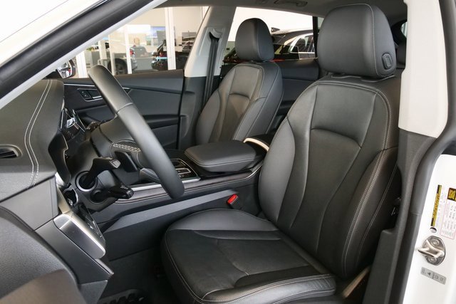 Used 2023 Audi Q8 Premium image 11