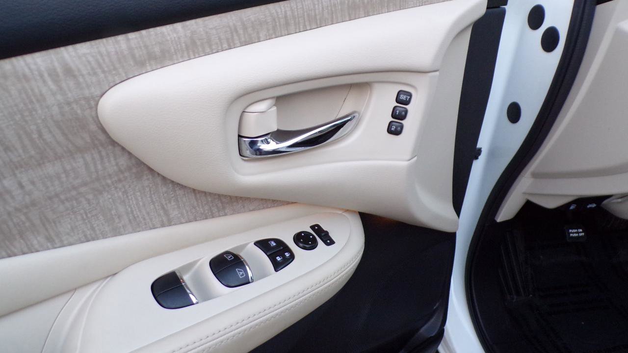 Used 2023 Nissan Murano SL w/ SL Moonroof Package AWD/4WD image 12