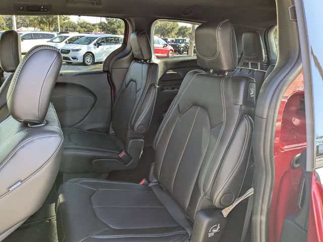New 2026 Chrysler Voyager LX FWD image 14