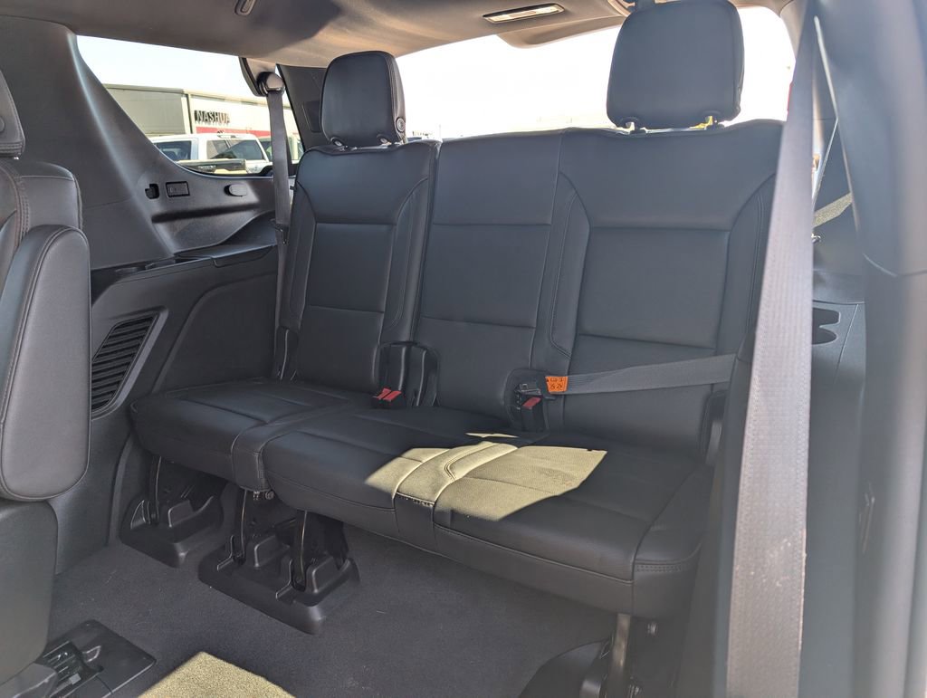 Used 2022 Chevrolet Tahoe High Country w/ Premium Package 2 AWD/4WD image 16