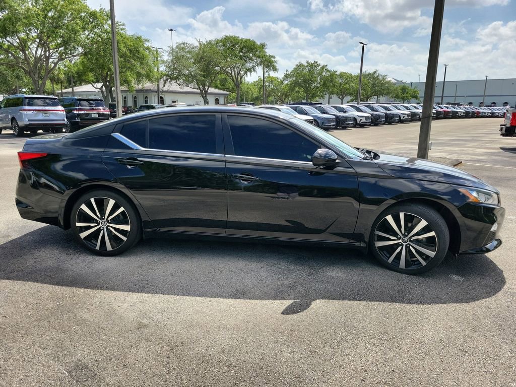 Used 2021 Nissan Altima 2.5 SR FWD image 6