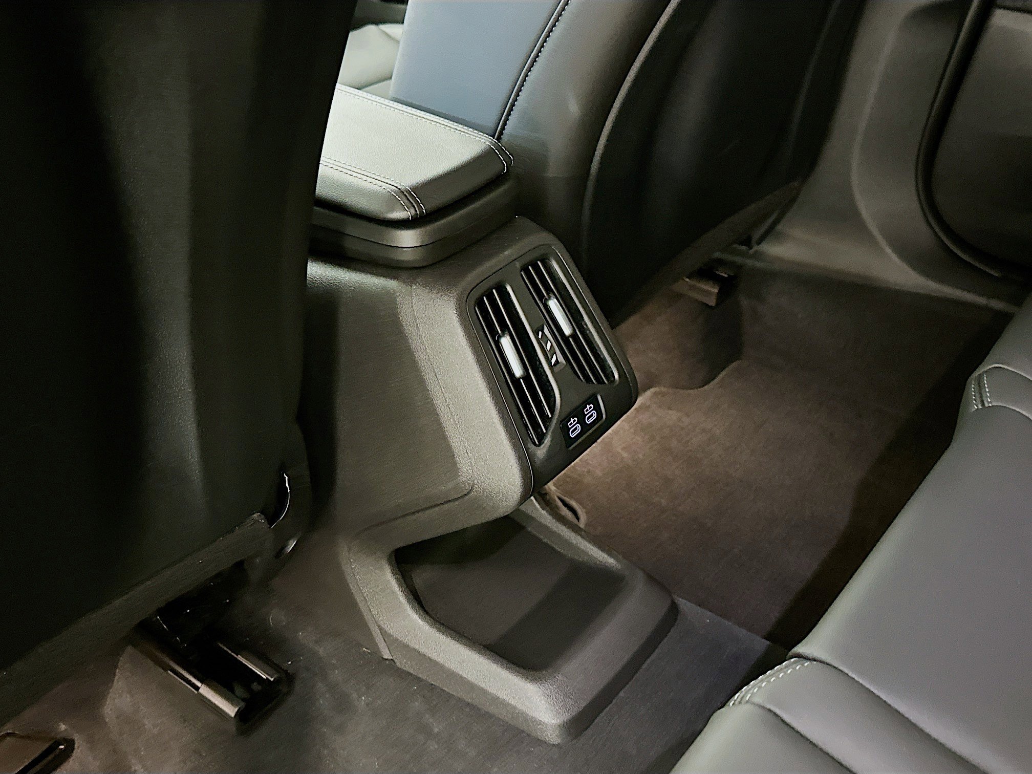 Used 2025 BMW X2 xDrive28i image 28