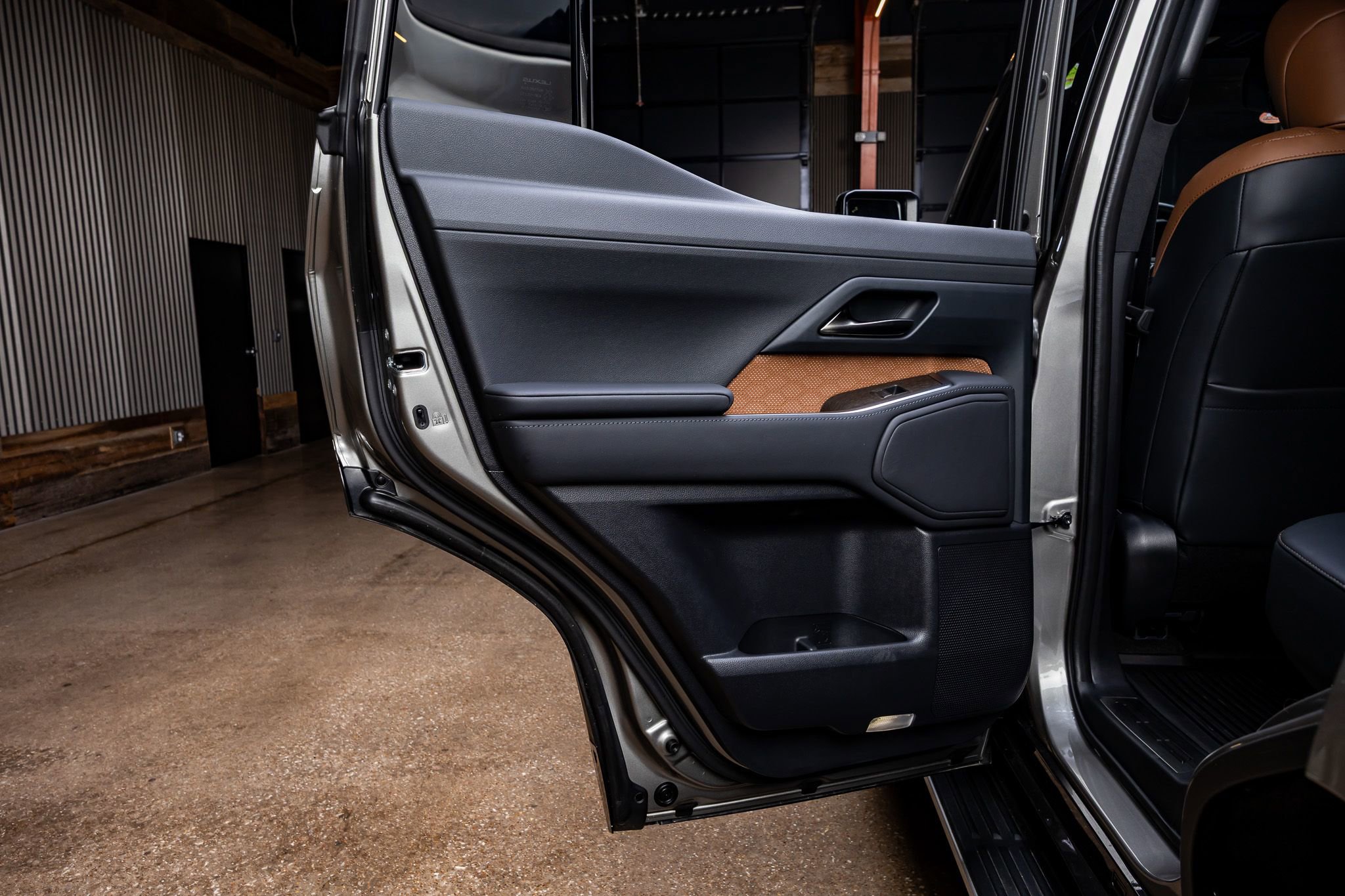 Used 2025 Lexus GX 550 image 39