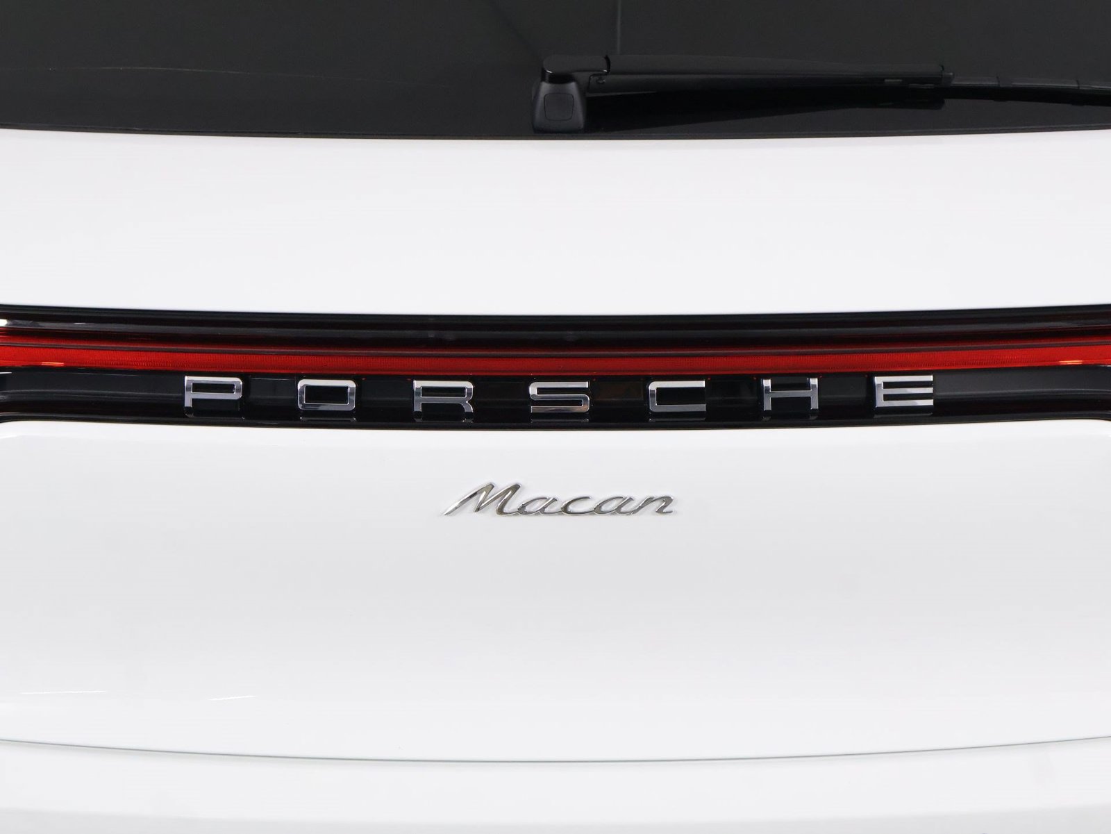 Certified 2026 Porsche Macan AWD/4WD image 22