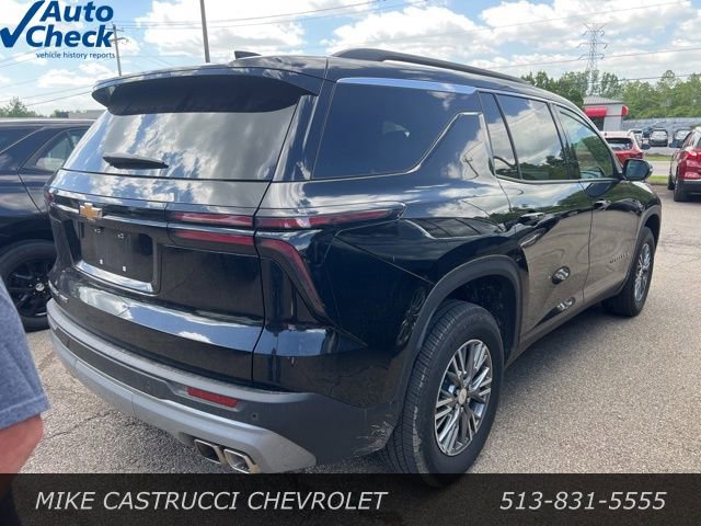 Used 2026 Chevrolet Traverse LT AWD/4WD image 3