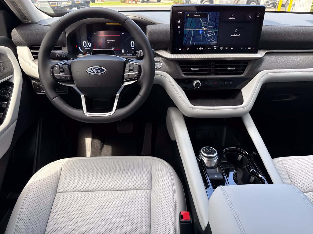 New 2026 Ford Explorer Platinum w/ LUX Leather Package AWD/4WD image 5