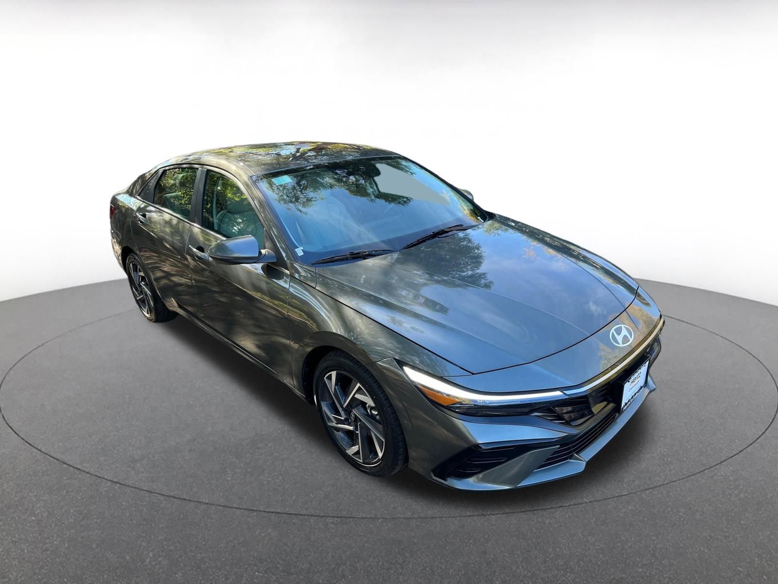 Used 2025 Hyundai Elantra Limited video 1