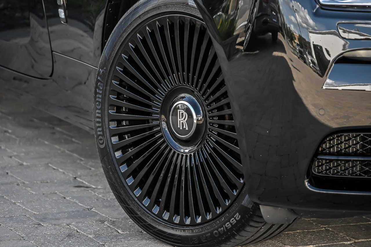 Used 2015 Rolls-Royce Wraith RWD image 3
