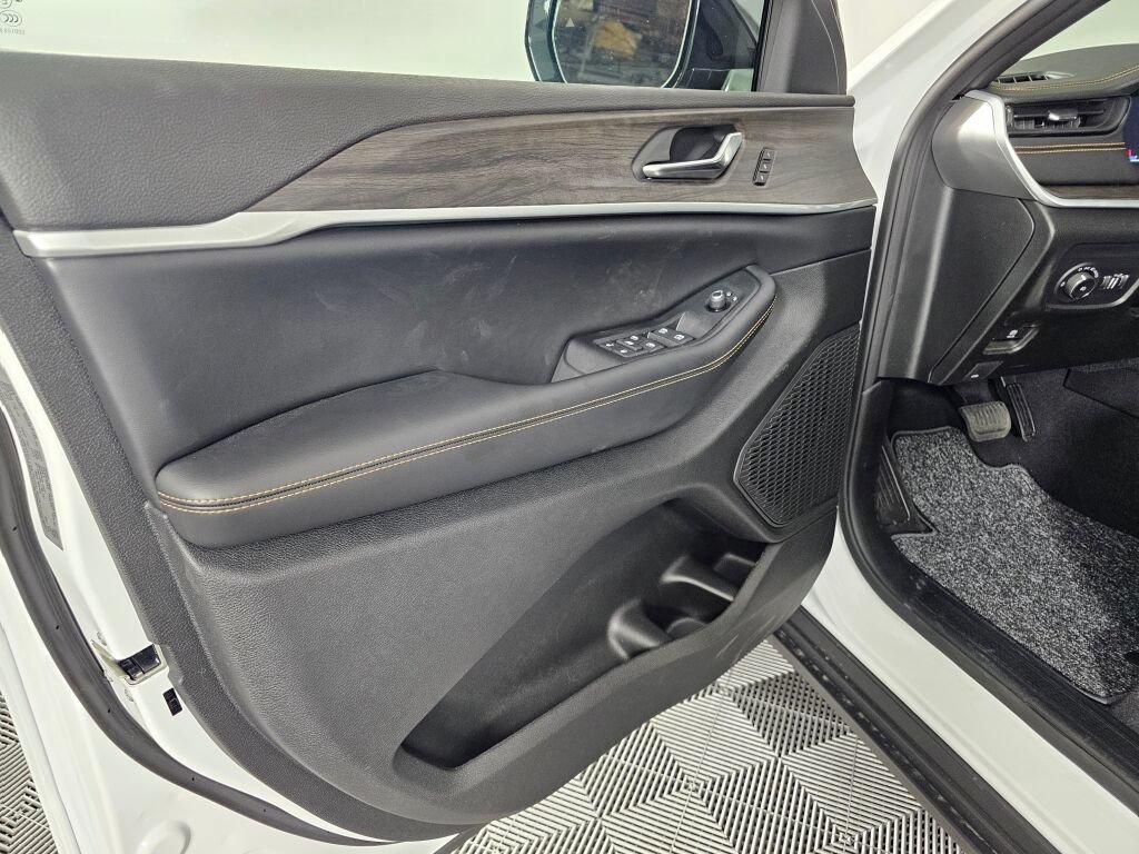 New 2026 Jeep Grand Cherokee Limited AWD/4WD image 19