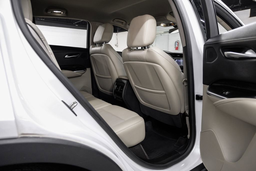 Used 2021 Cadillac XT4 Premium Luxury image 43