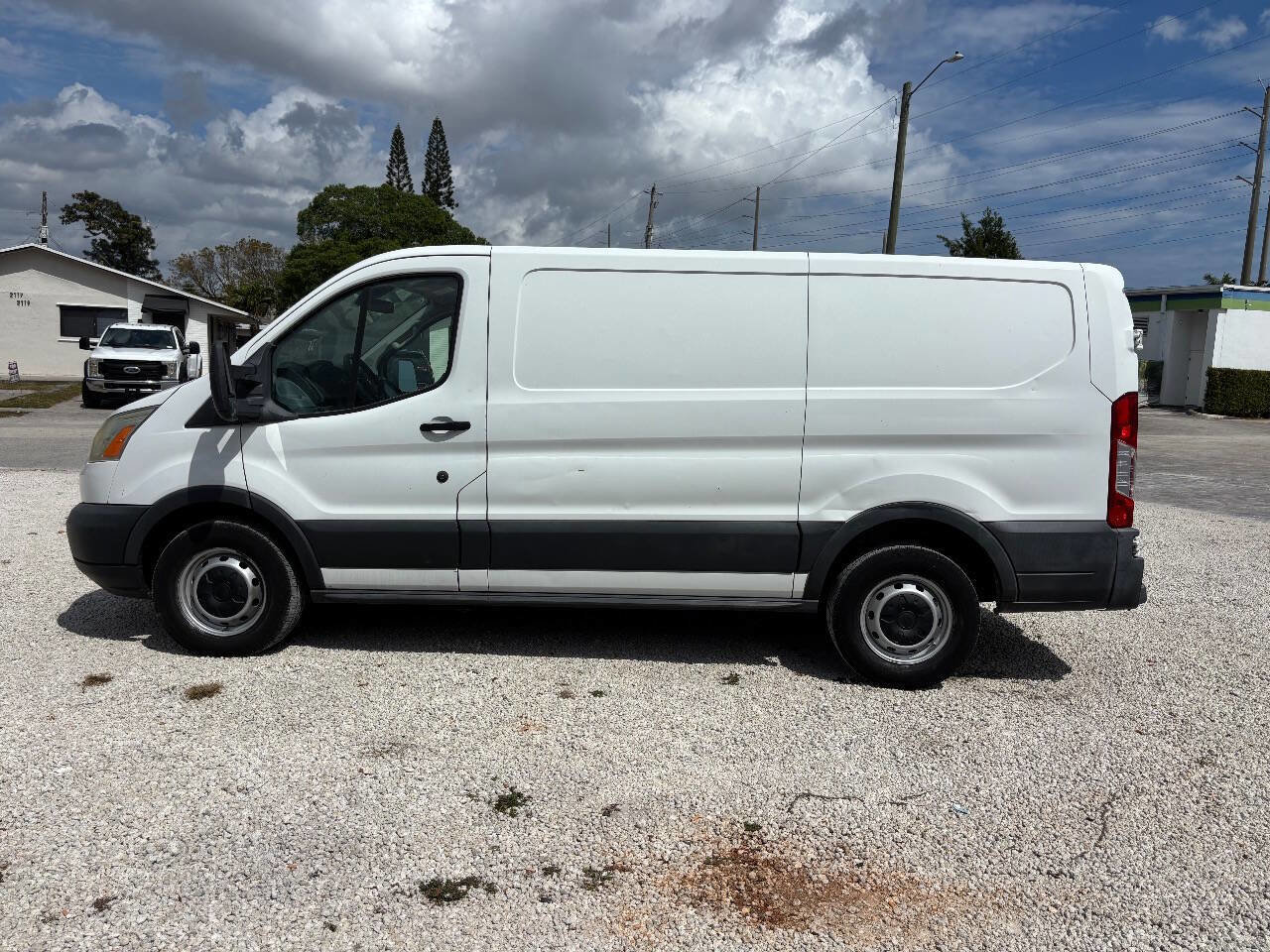 Used 2016 Ford Transit 150 130 Low Roof w/ Exterior Upgrade Package image 4