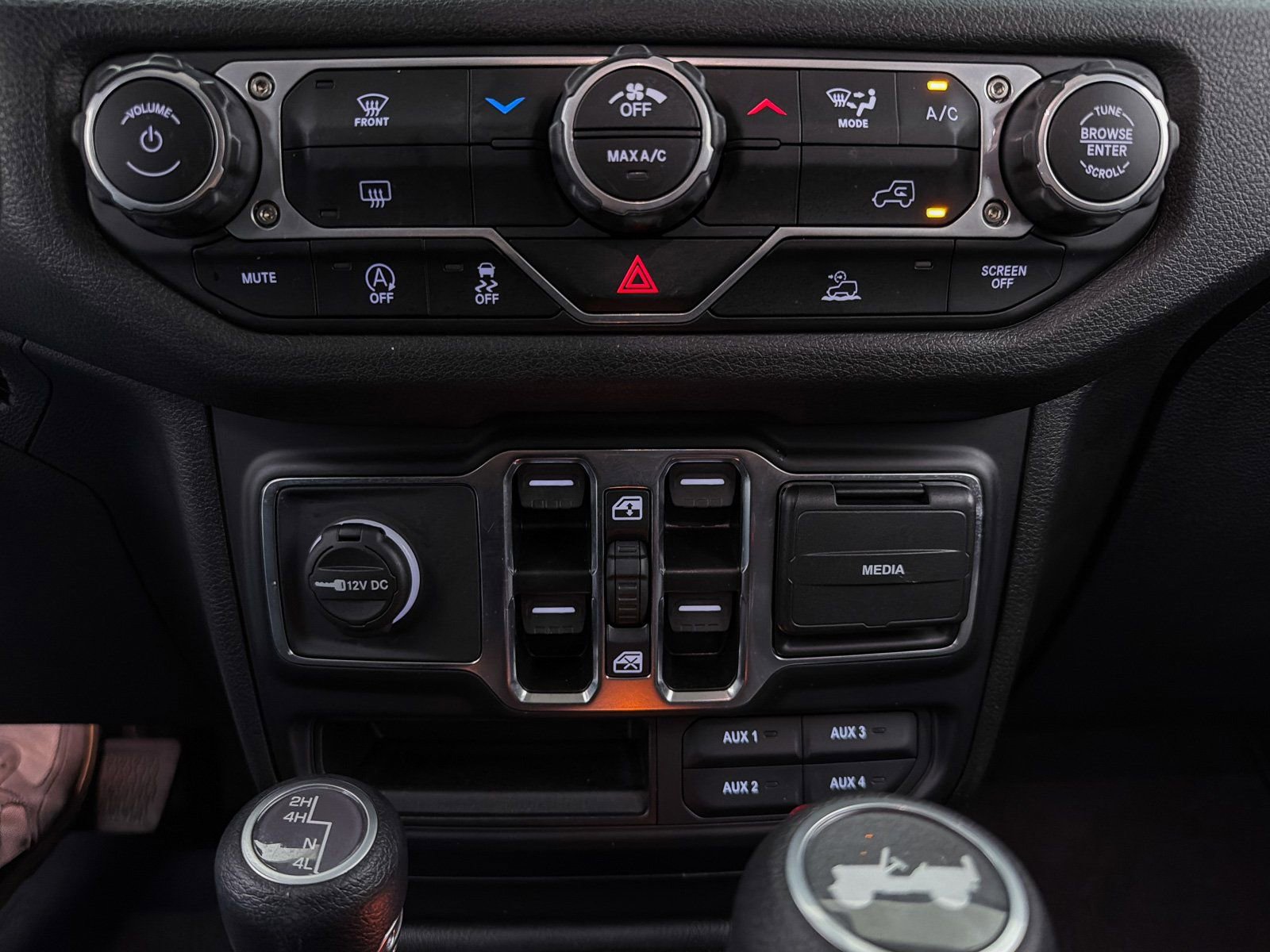 Used 2024 Jeep Wrangler Sport S image 20