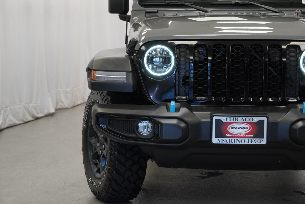 Used 2023 Jeep Wrangler Unlimited w/ Sun & Screen Package AWD/4WD image 11