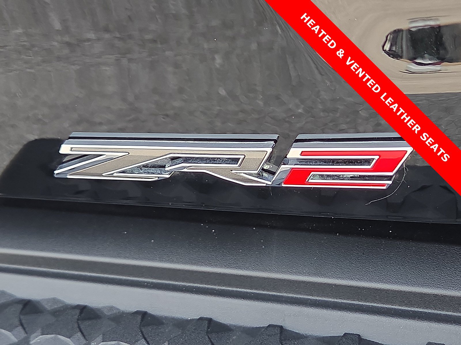 Used 2024 Chevrolet Colorado ZR2 w/ ZR2 Convenience Package III AWD/4WD image 8