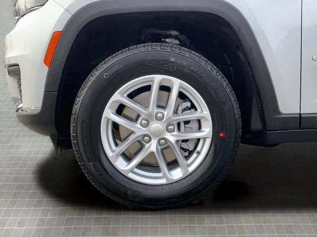 Used 2025 Jeep Grand Cherokee L Laredo AWD/4WD image 51