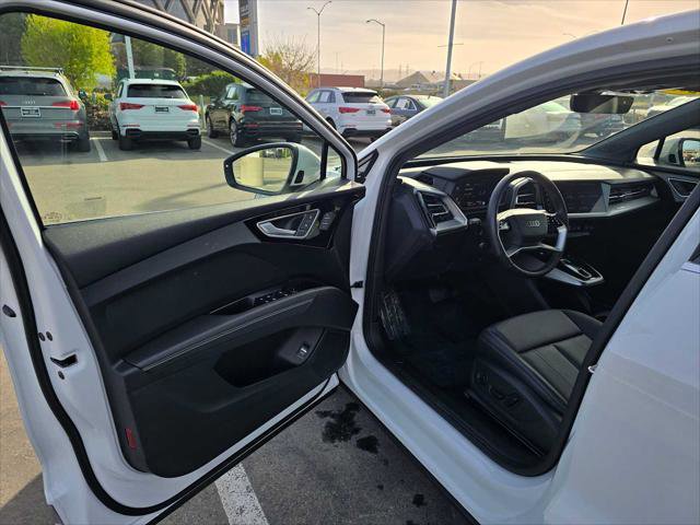 Used 2024 Audi Q4 e-tron Premium Plus image 21