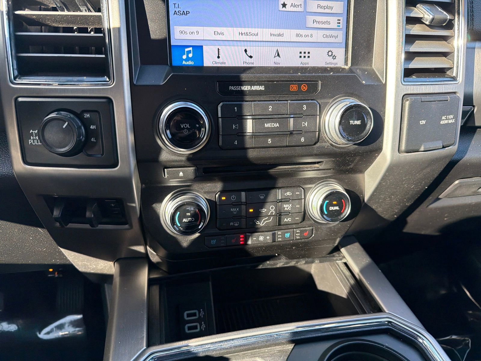 Used 2018 Ford F350 Platinum w/ Platinum Ultimate Package image 23