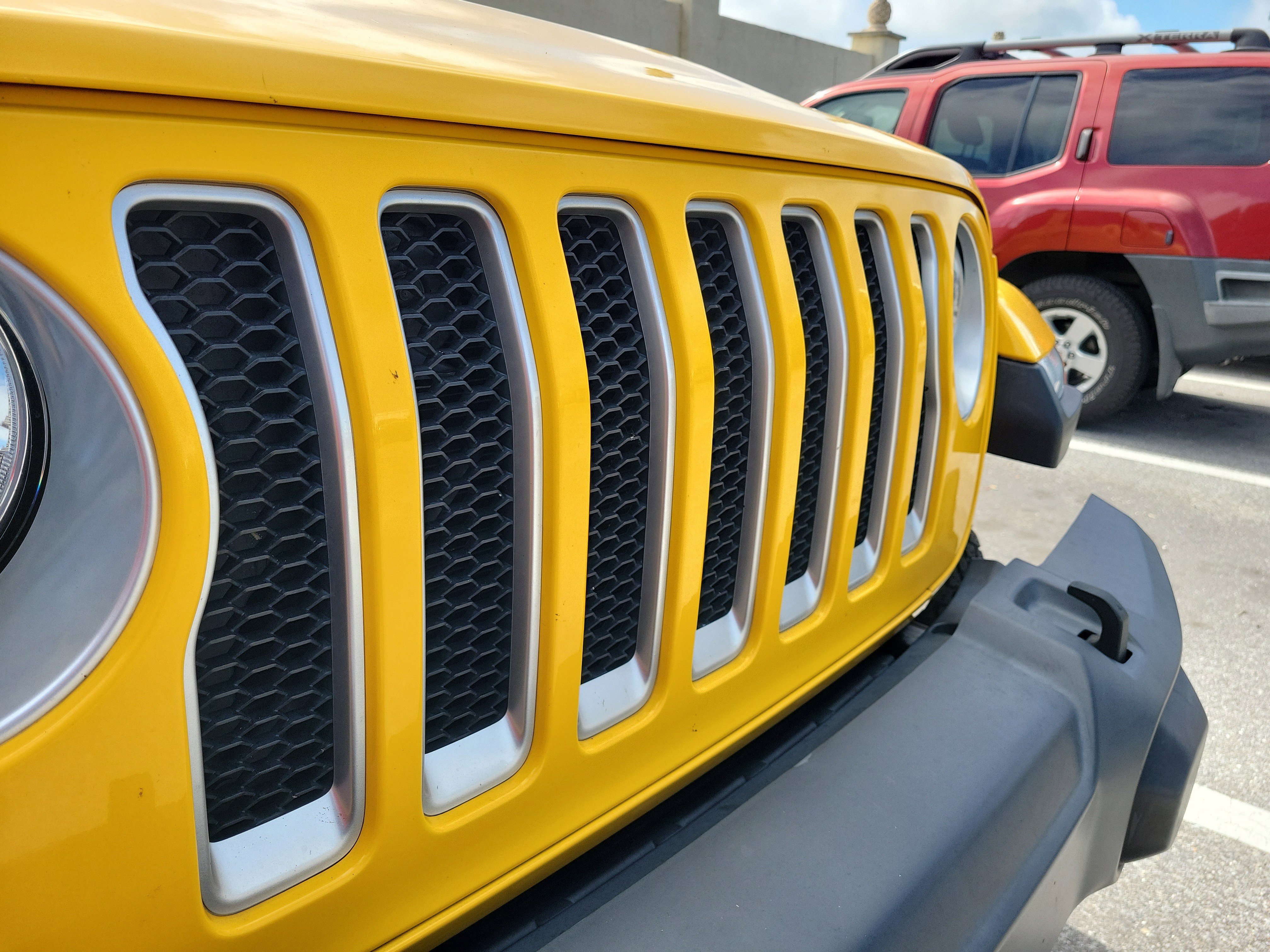 Used 2018 Jeep Wrangler Unlimited Sahara AWD/4WD image 11