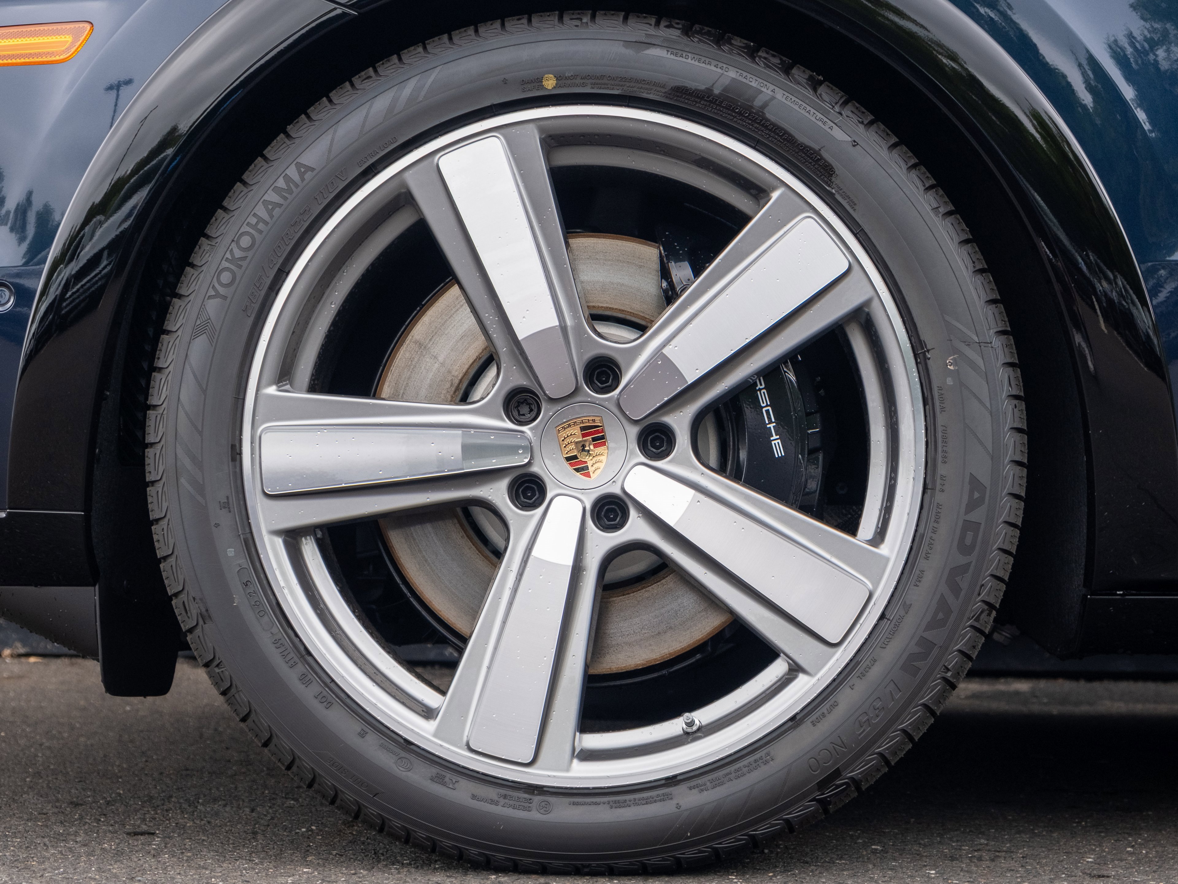 New 2025 Porsche Cayenne GTS image 12