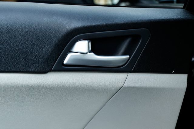 Used 2022 Kia Sportage Nightfall Edition image 24