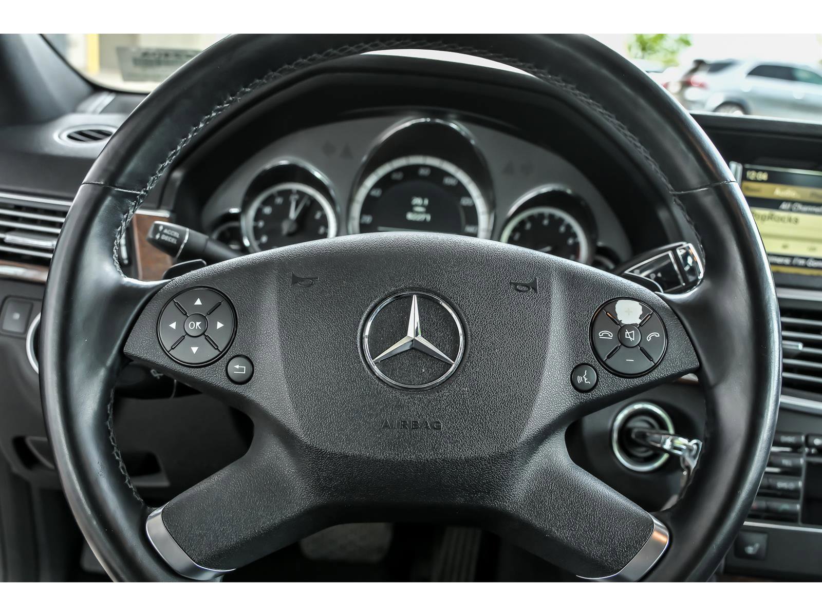 Used 2011 Mercedes-Benz E 350 4MATIC Sedan image 17