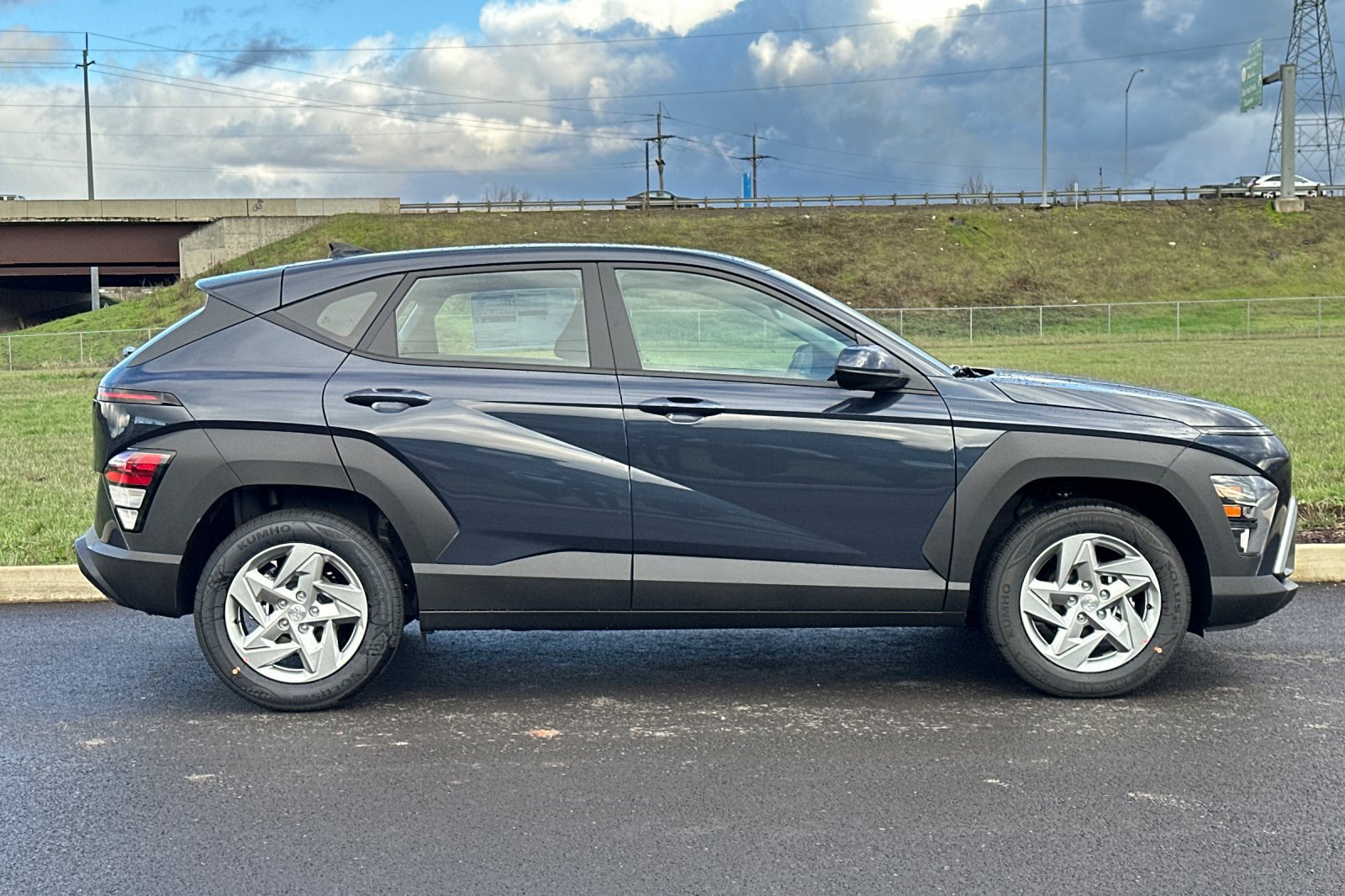 Used 2026 Hyundai Kona SE FWD image 2