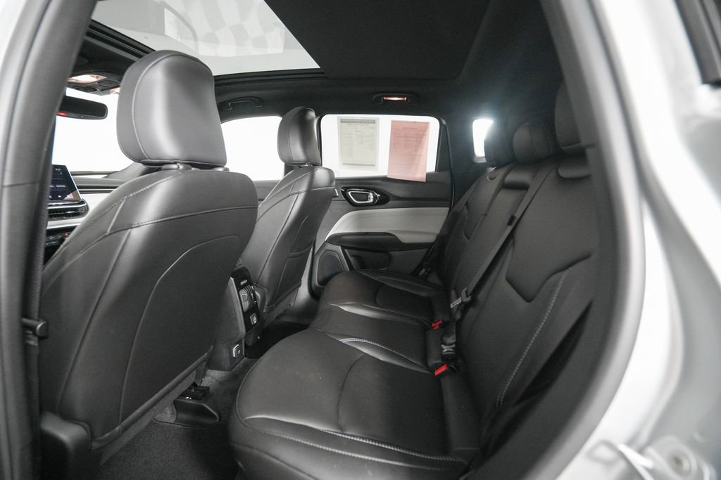 Used 2025 Jeep Compass Limited w/ Sun & Sound Group image 13