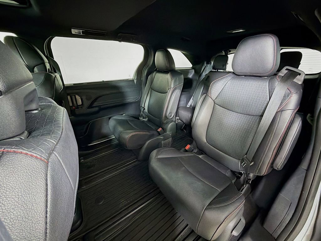 Used 2025 Toyota Sienna XSE w/ XSE Plus Package image 19