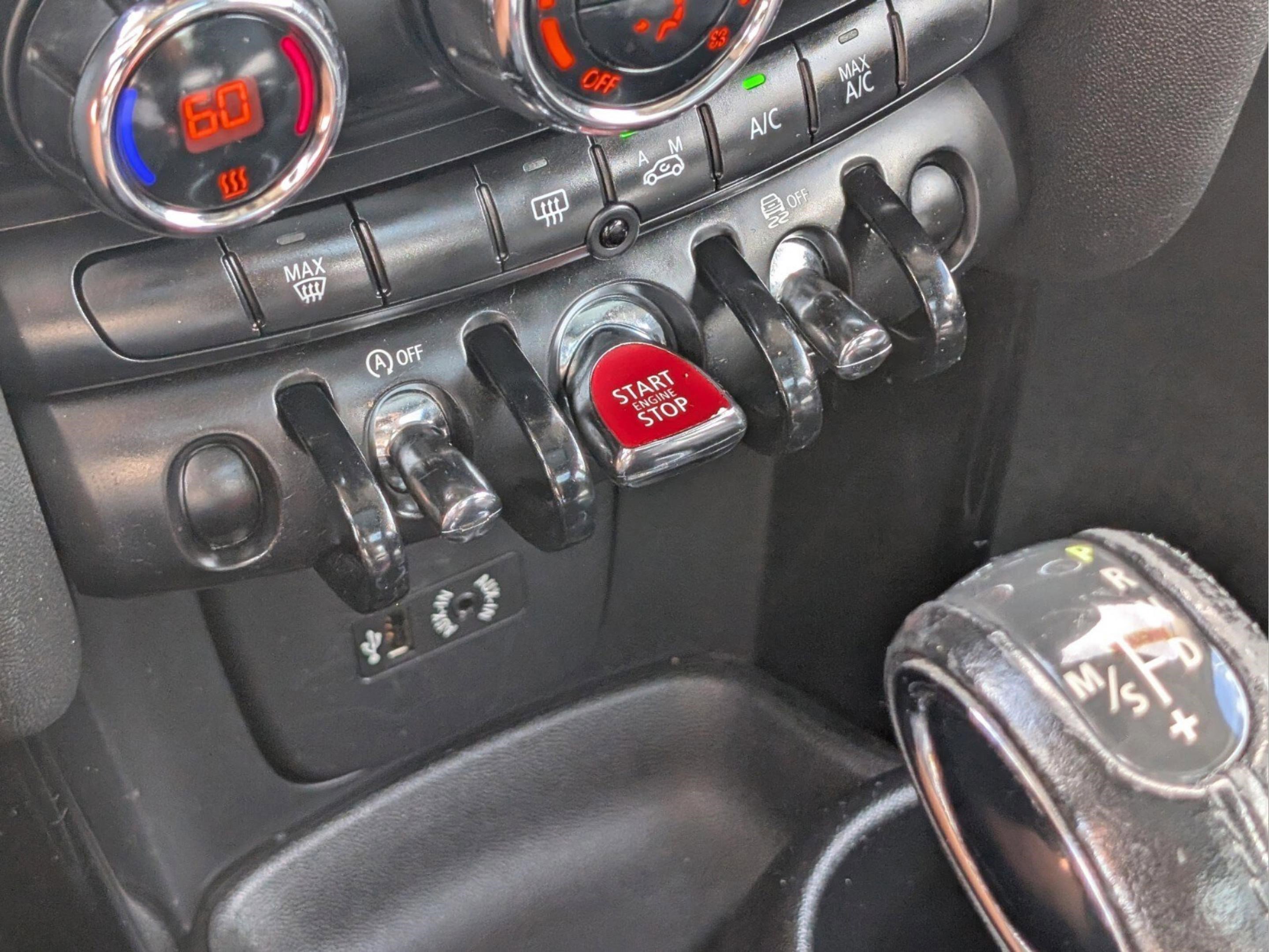 Used 2015 MINI Cooper S image 40