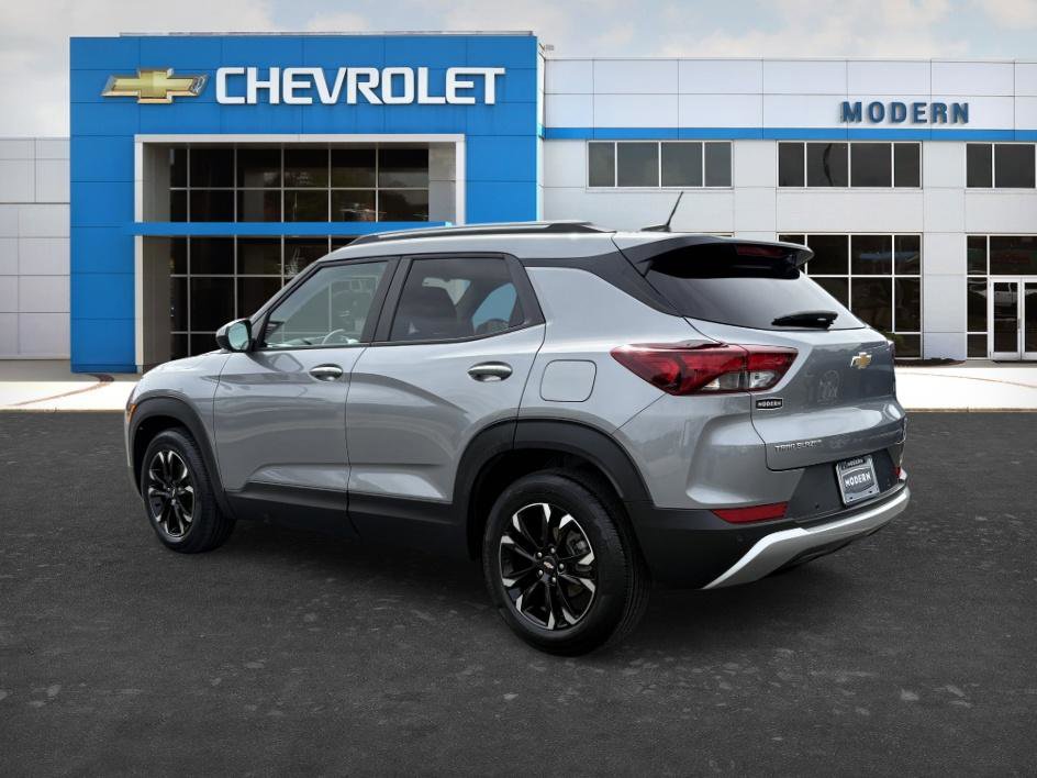 Used 2023 Chevrolet TrailBlazer LT w/ Convenience Package FWD image 3