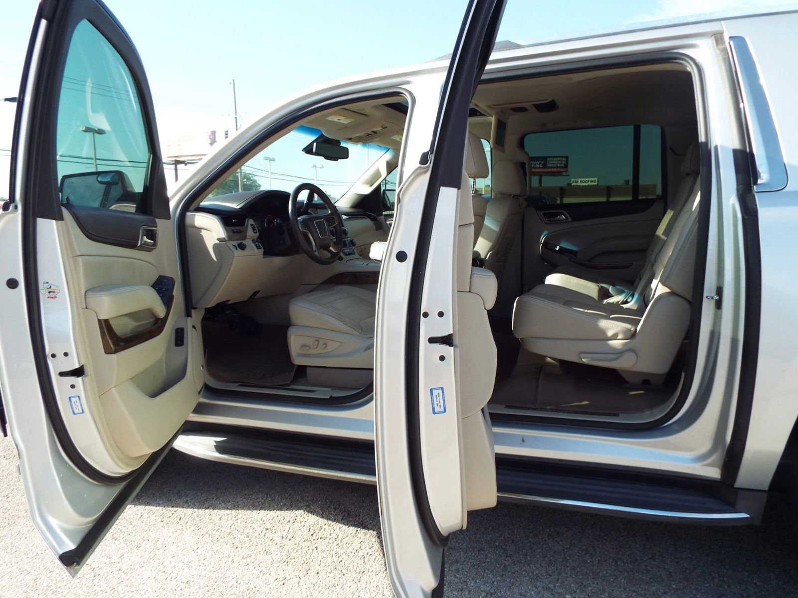 Used 2015 GMC Yukon XL Denali w/ Touring Package RWD image 21