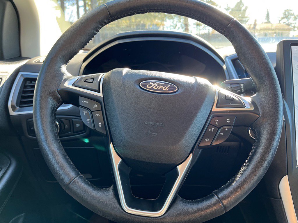 Used 2024 Ford Edge SEL w/ Class II Trailer Tow Package image 24