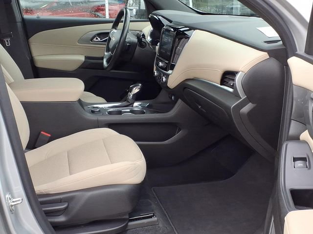 Used 2022 Chevrolet Traverse LT w/ LPO, Cargo Package AWD/4WD image 4
