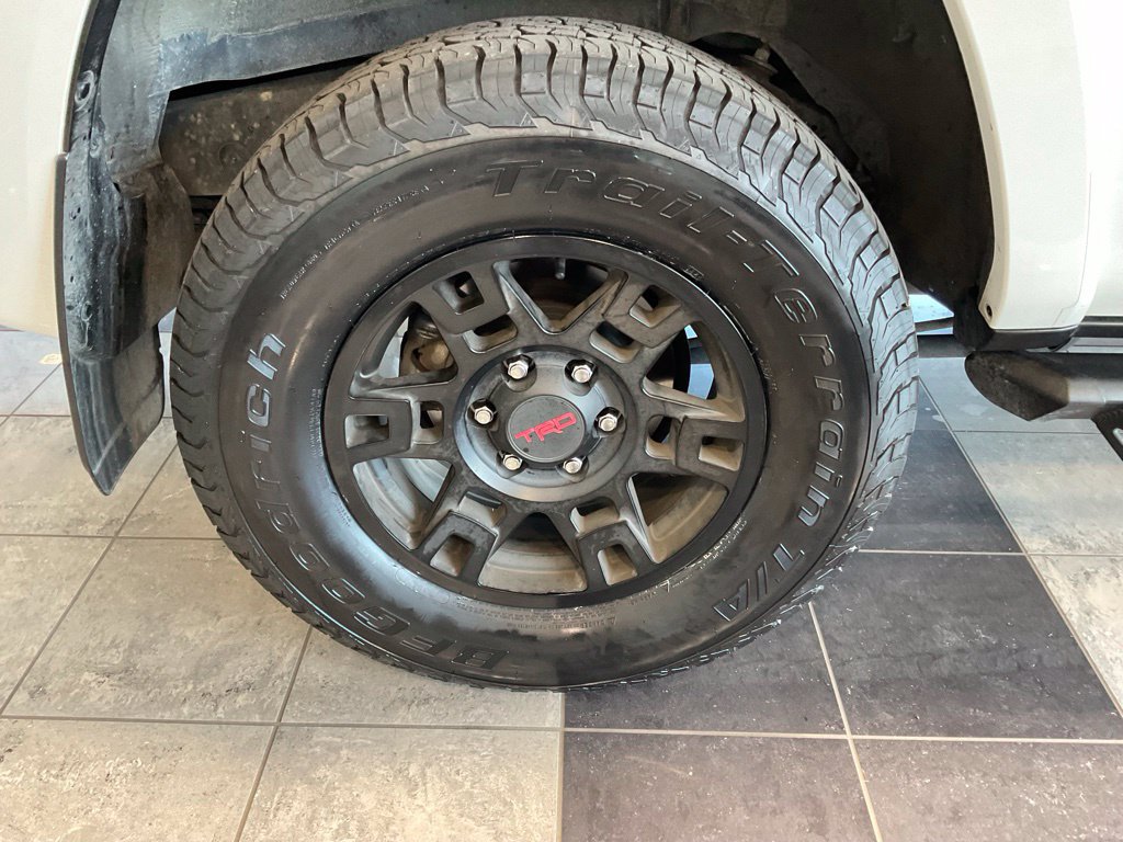 Certified 2024 Toyota 4Runner TRD Off-Road Premium w/ Moonroof Package AWD/4WD image 7