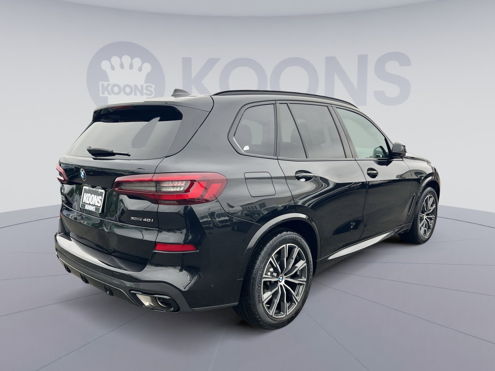 Used 2023 BMW X5 xDrive40i w/ M Sport Package AWD/4WD image 11