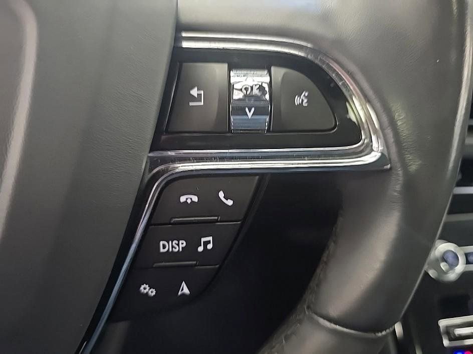 Used 2022 Lincoln Nautilus Reserve w/ Equipment Group 201A image 17